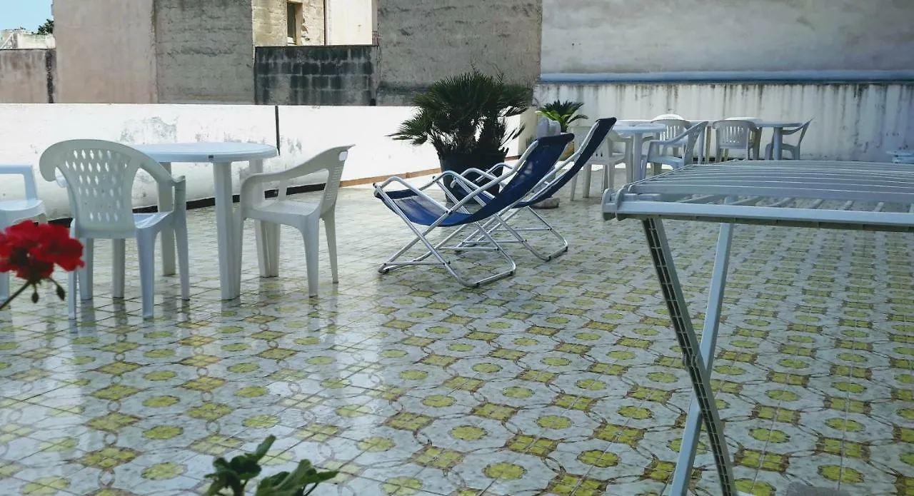 Una Terrazza Nel Sole Guest House Trapani 0*,